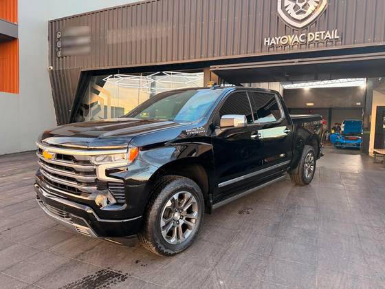 CHEVROLET SILVERADO 5.3 V8 GASOLINA 1500 HIGH COUNTRY 4X4 AUTOMÁTICO